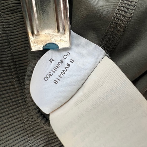 Vuori Rib Top & Daily Jogger in Oregano Green Matching Set . Size M - Picture 12 of 13